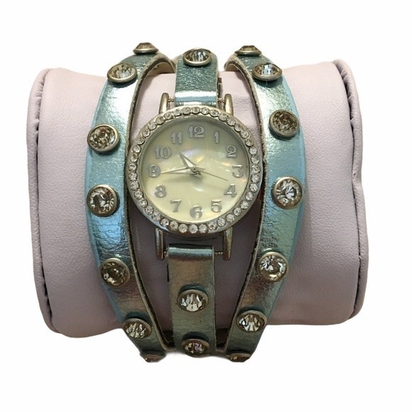 Braclet Rhinestone  watch Nwt Blue - Picture 1 of 7